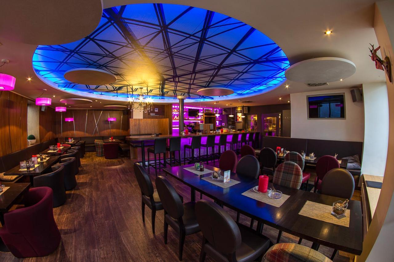 Wohlfuehlhotel Schiestl Fügen Екстериор снимка