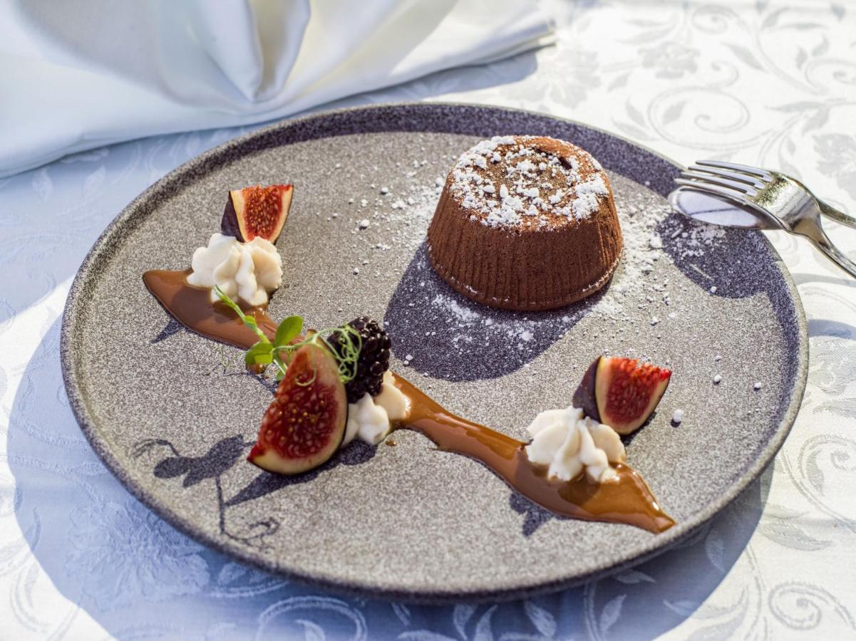 Wohlfuehlhotel Schiestl Fügen Екстериор снимка