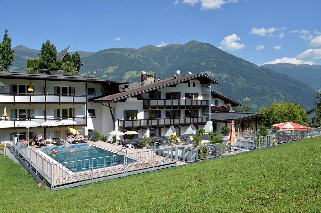 Wohlfuehlhotel Schiestl Fügen Екстериор снимка