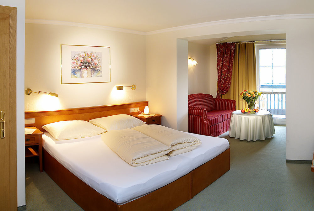 Wohlfuehlhotel Schiestl Fügen Екстериор снимка