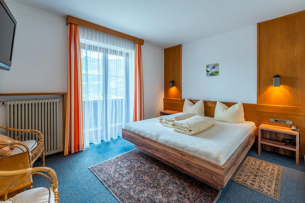 Wohlfuehlhotel Schiestl Fügen Екстериор снимка