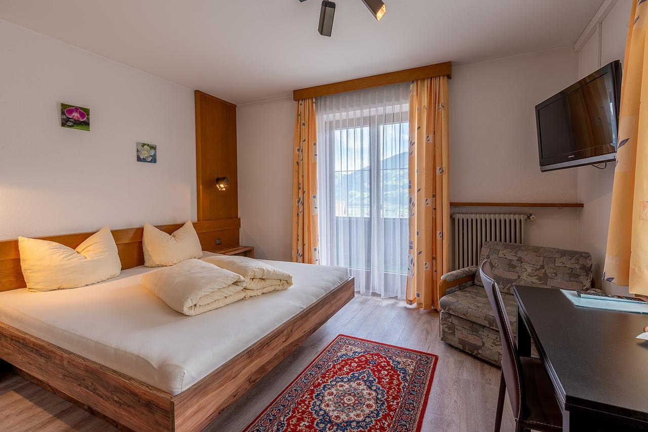 Wohlfuehlhotel Schiestl Fügen Екстериор снимка
