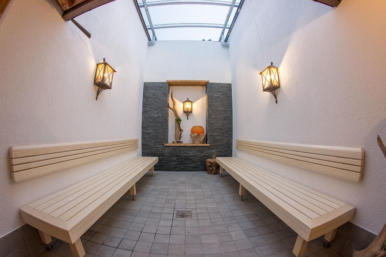 Wohlfuehlhotel Schiestl Fügen Екстериор снимка