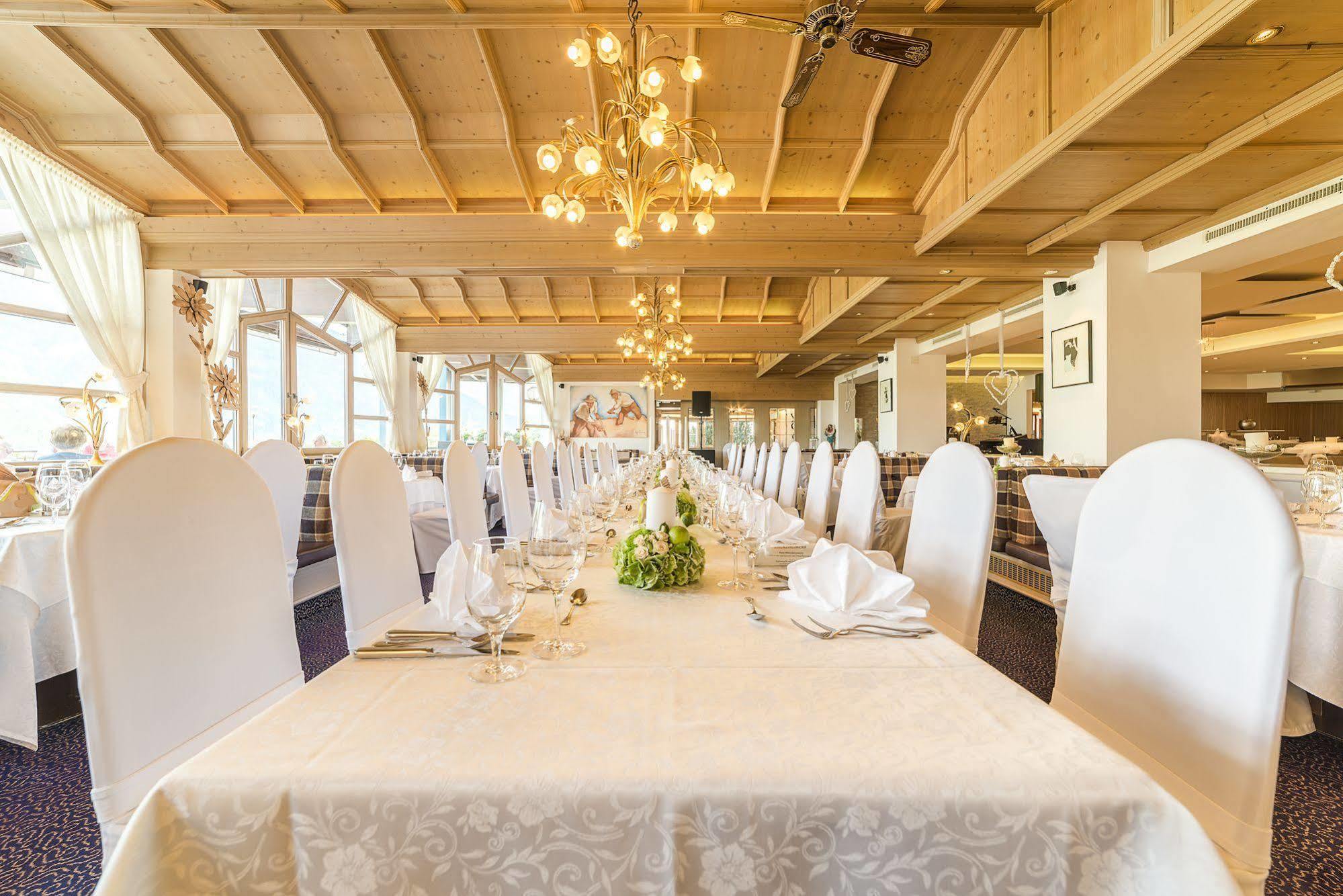 Wohlfuehlhotel Schiestl Fügen Екстериор снимка